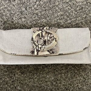 MinX purse Elegant Beige Clutch with Snake Print Accent beautiful like new